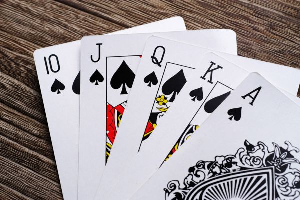 ポーカー ジョーカー 確率の計算方法と戦略