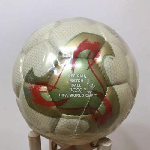 2002 ワールド カップ 公式 球の魅力を探る